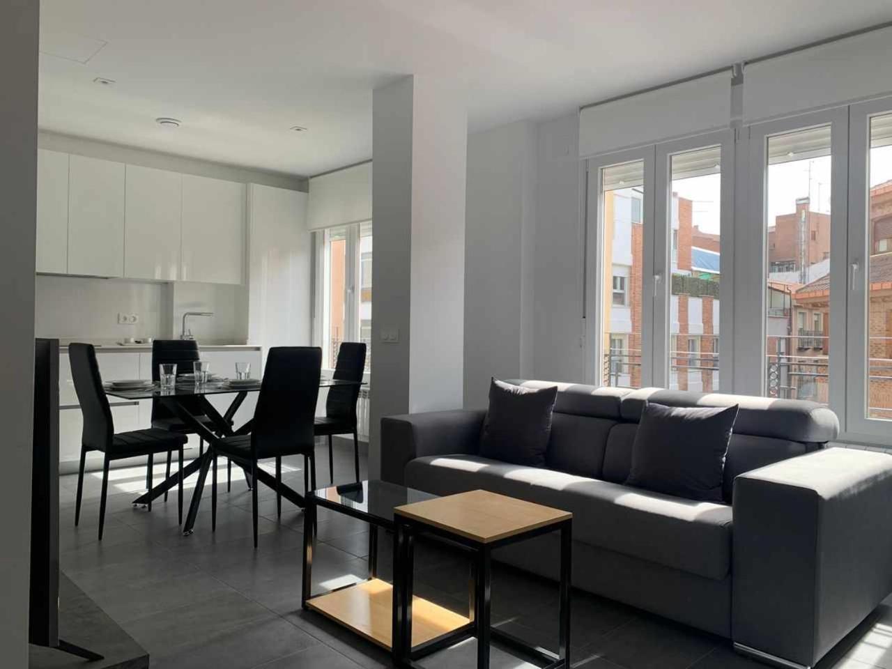 Ramon Y Cajal Suites De Luxe León Exterior foto